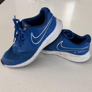 Nike Men's Royal Blue Athletic Shoes